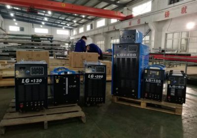 Réservoir d'eau professionnelle usine approvisionnement en plasma machine de découpe cnc table de plasma
