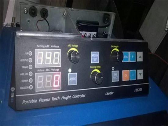 Machine de plasma de commande numérique par ordinateur de coupe d'acier au carbone de la norme 1325 de la CE